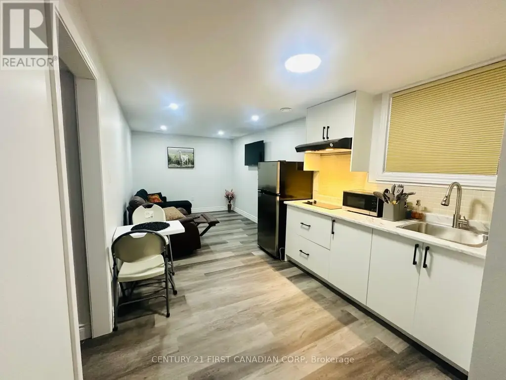 Basement - 3230 Bayham Lane, London South (South V)